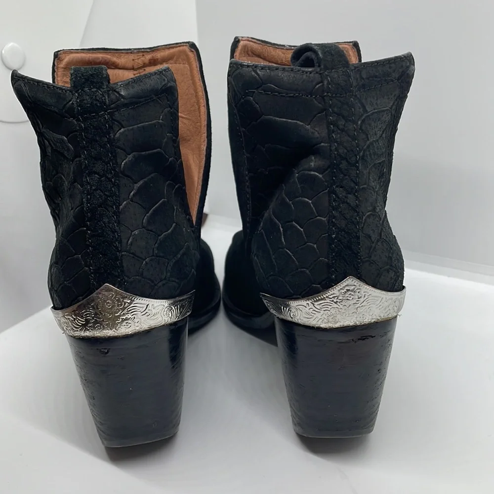 Jeffrey Campbell great preowned